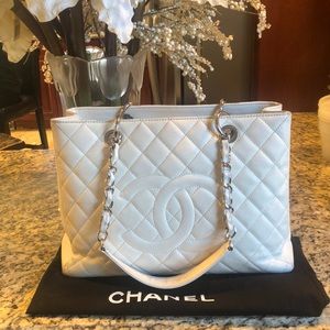 Chanel Large Shopping Tote Bag/White Quilted Caviar